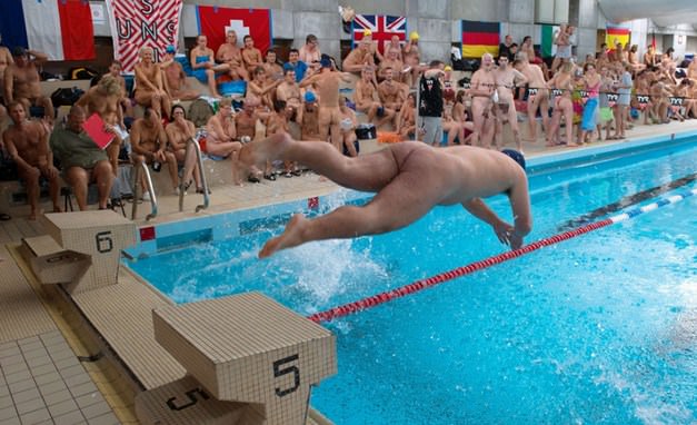 Sports competitions between nudists in the pool video | Russianbare